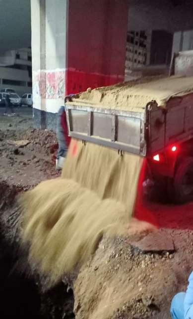 إصلاح خط الصرف الصحي الرئيسي بالزقازيق 02