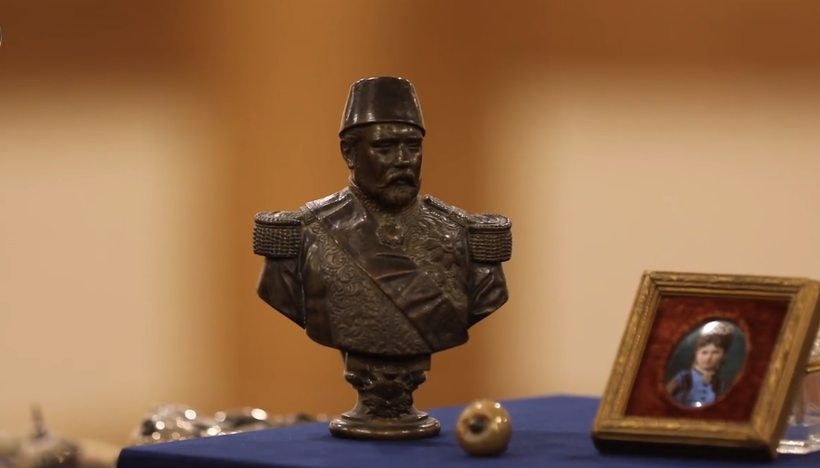 القطع الأثرية المضبوطة بشقة الزمالك