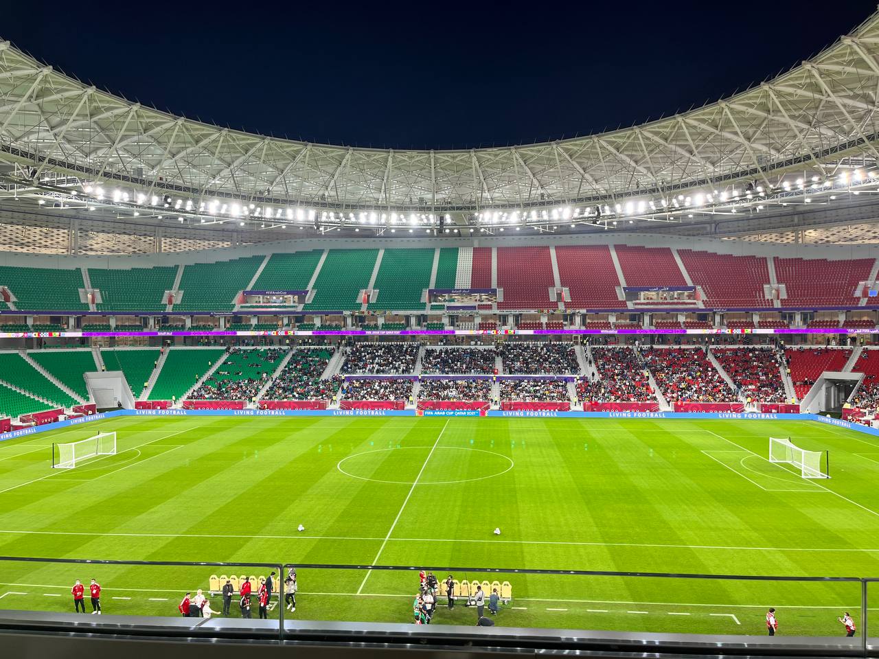 مباراة استعراضية بين نجوم العرب والعالم