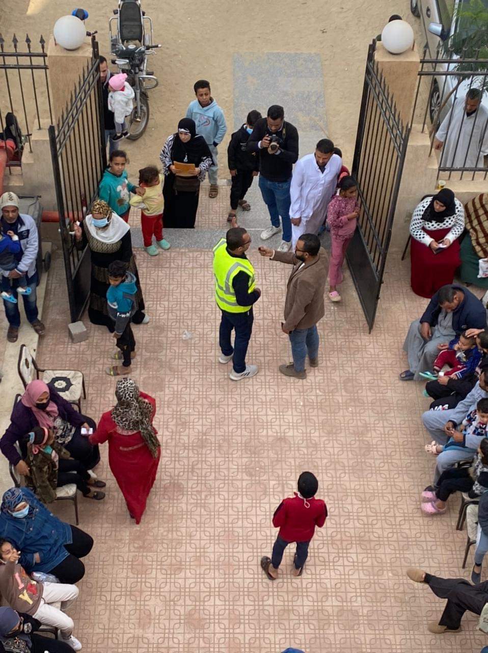 قافلة طبية بالمجان بالعاشر من رمضان 02