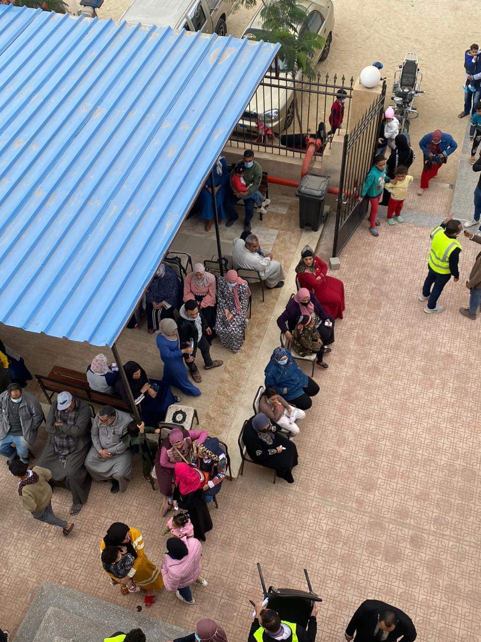 قافلة طبية بالمجان بالعاشر من رمضان 03