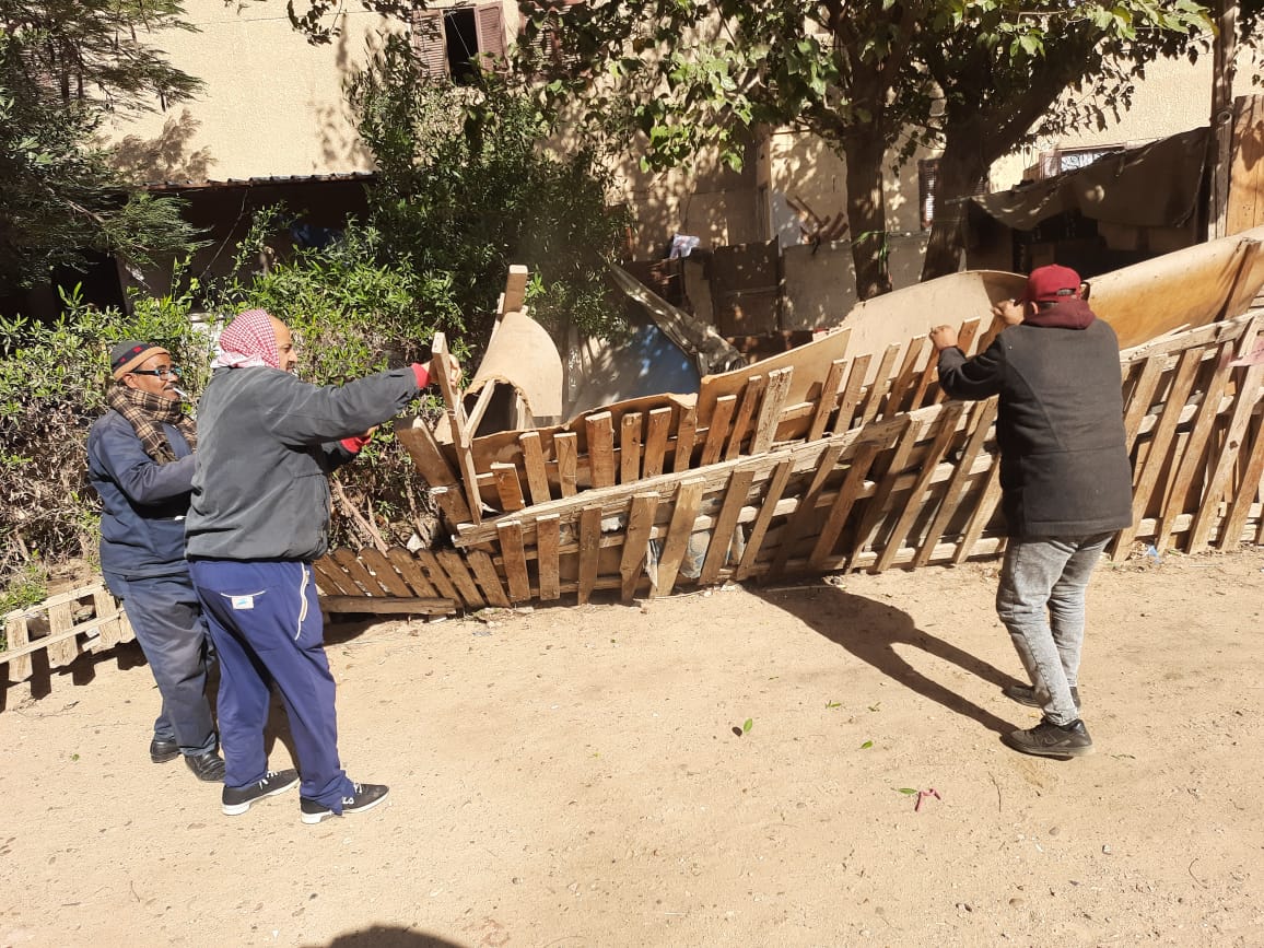 حملة لإزالة حظائر الطيور بالعاشر من رمضان 01