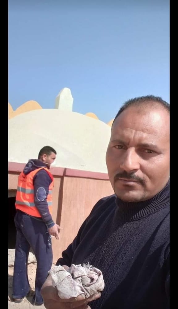 دجال سوهاج المدعو ياسر ابو سما أثناء ممارسته أعمال الدجل