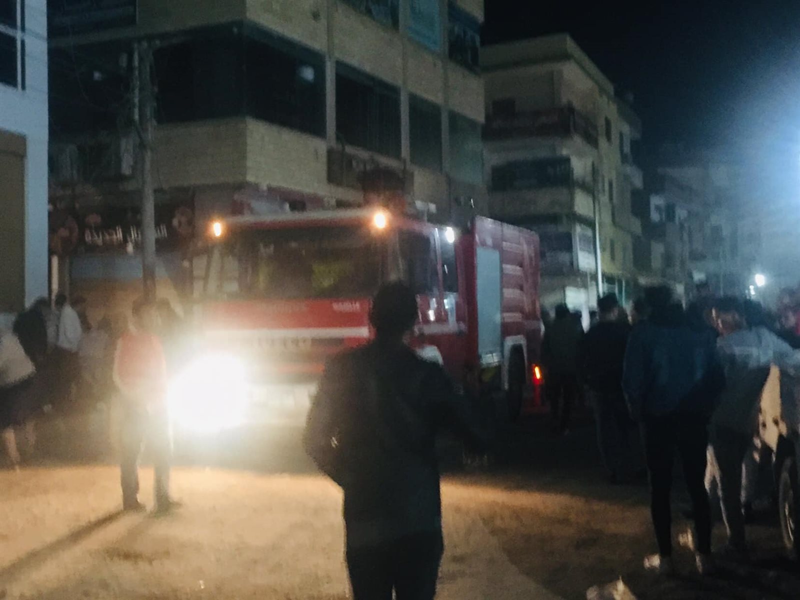 السيطرة على حريق بمطعم أسماك بالشرقية 03