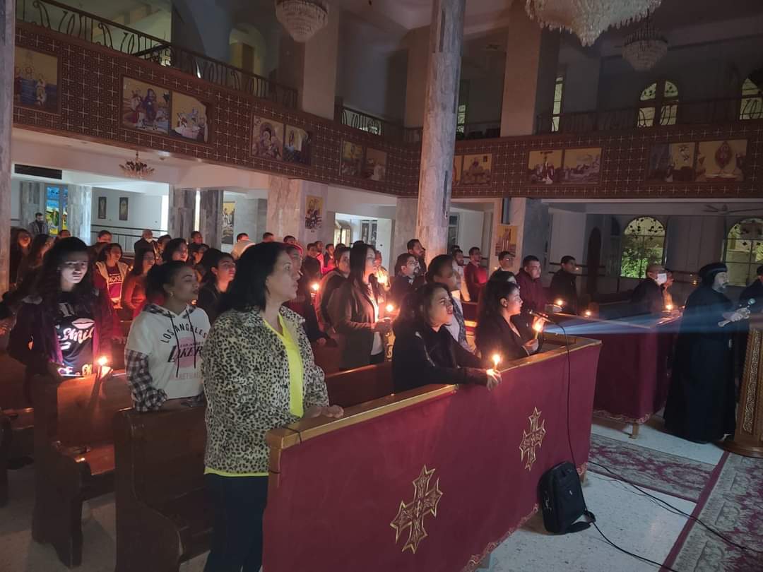 صلاة الشموع في كنائس الوادي الجديد