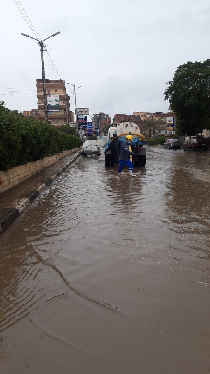 شفط مياه الأمطار من شوارع الفيوم