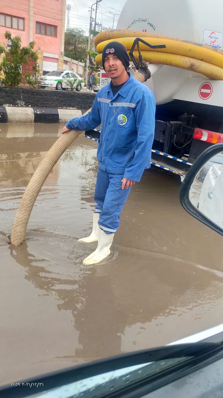 شفط مياه الأمطار من شوارع الفيوم