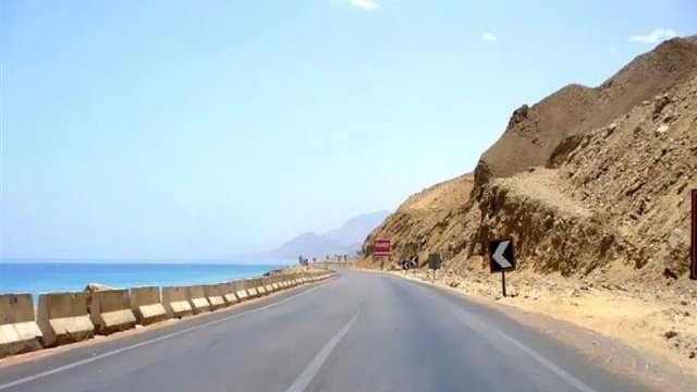 مواصلات العين السخنة من الهرم