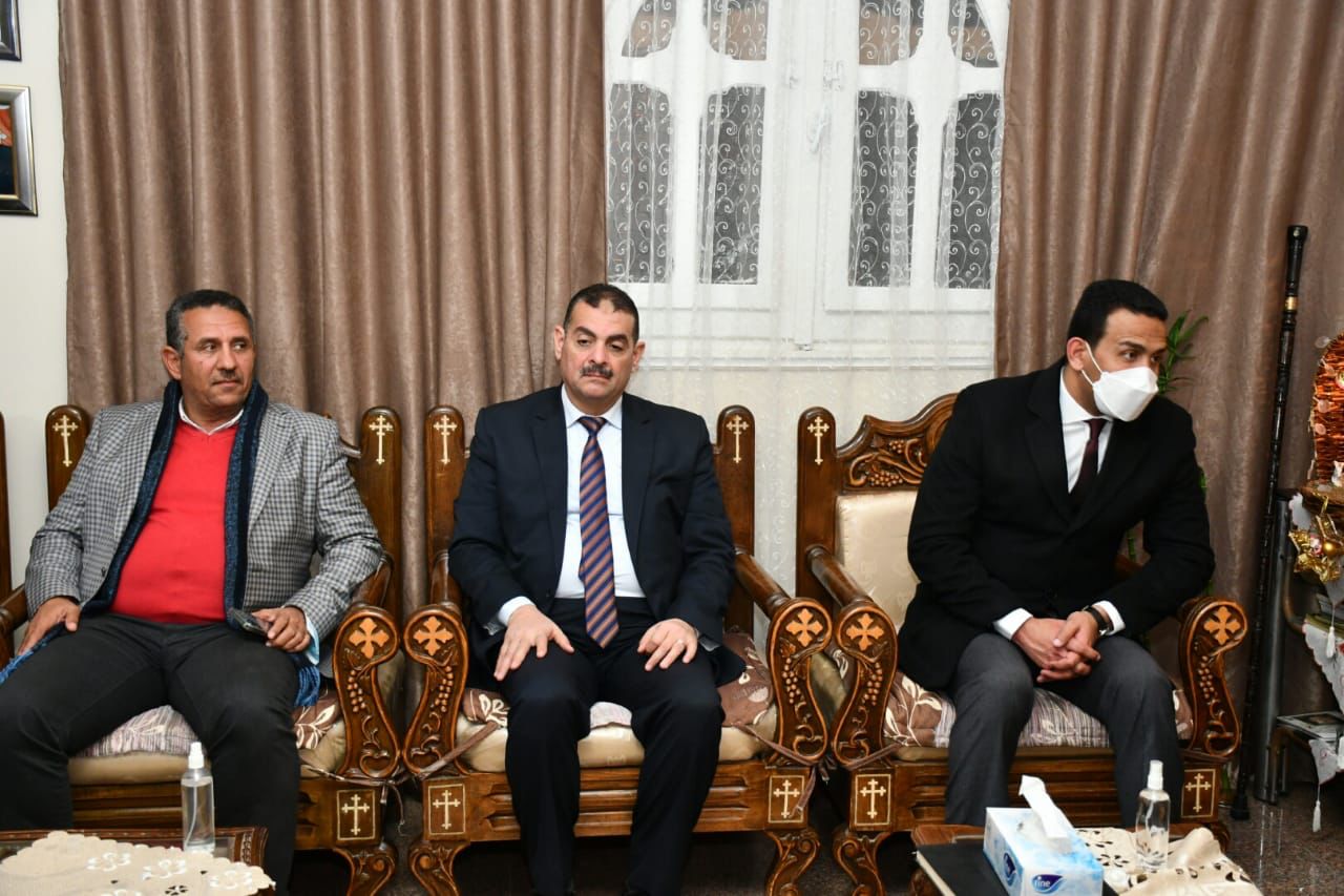 محافظ الفيوم يزور دير العزب