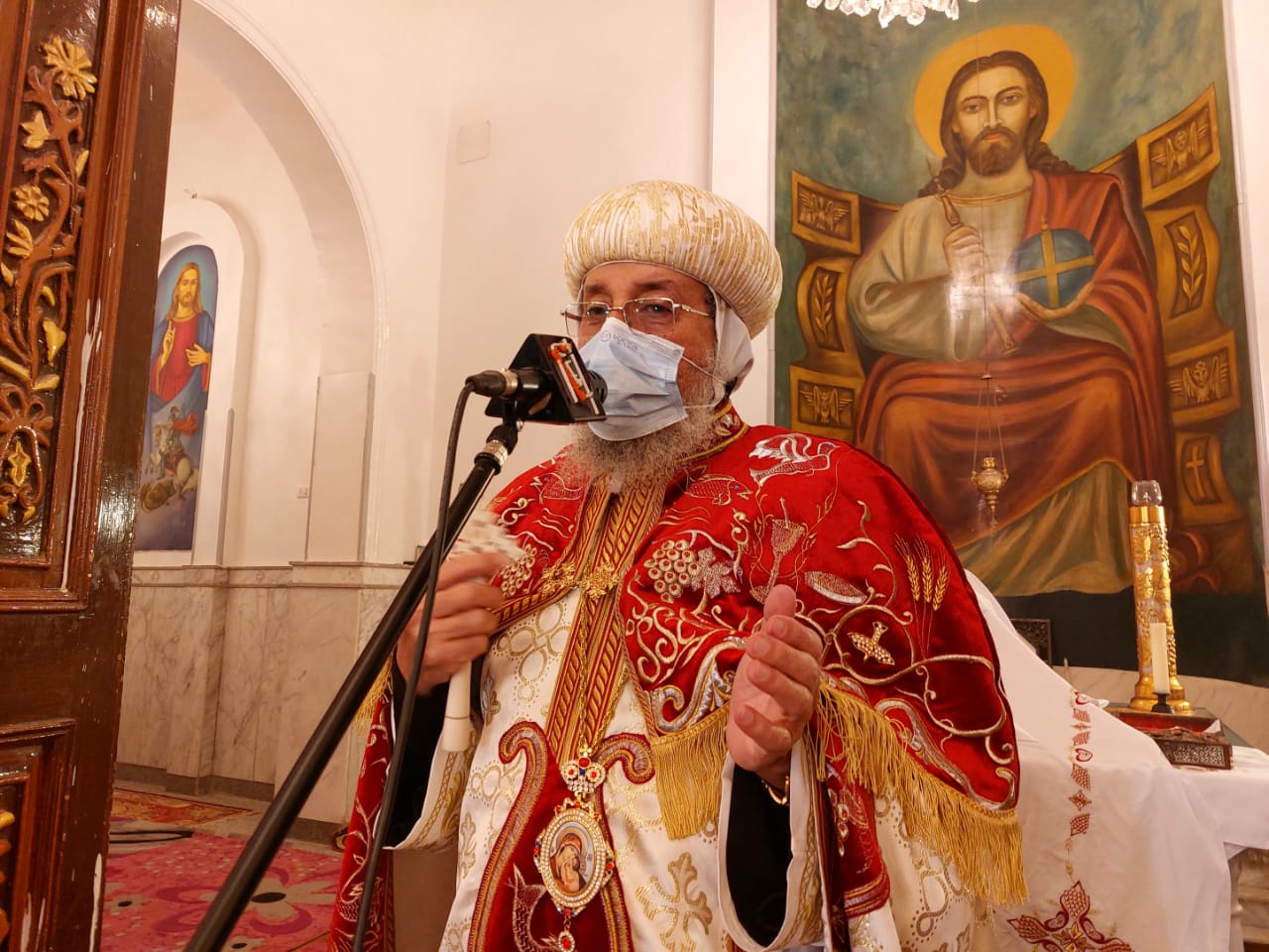  احتفالات أقباط الأقصر بعيد الميلاد المجيد بكنيسة العذراء مريم