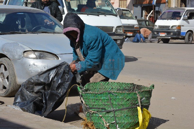 عامل نظافة يمداح النبي في بورسعيد 8