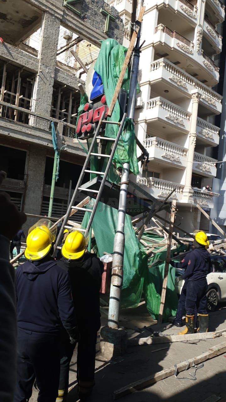 إنهيار واجهة مبني سيمون أرزت الأثري ببورسعيد 1