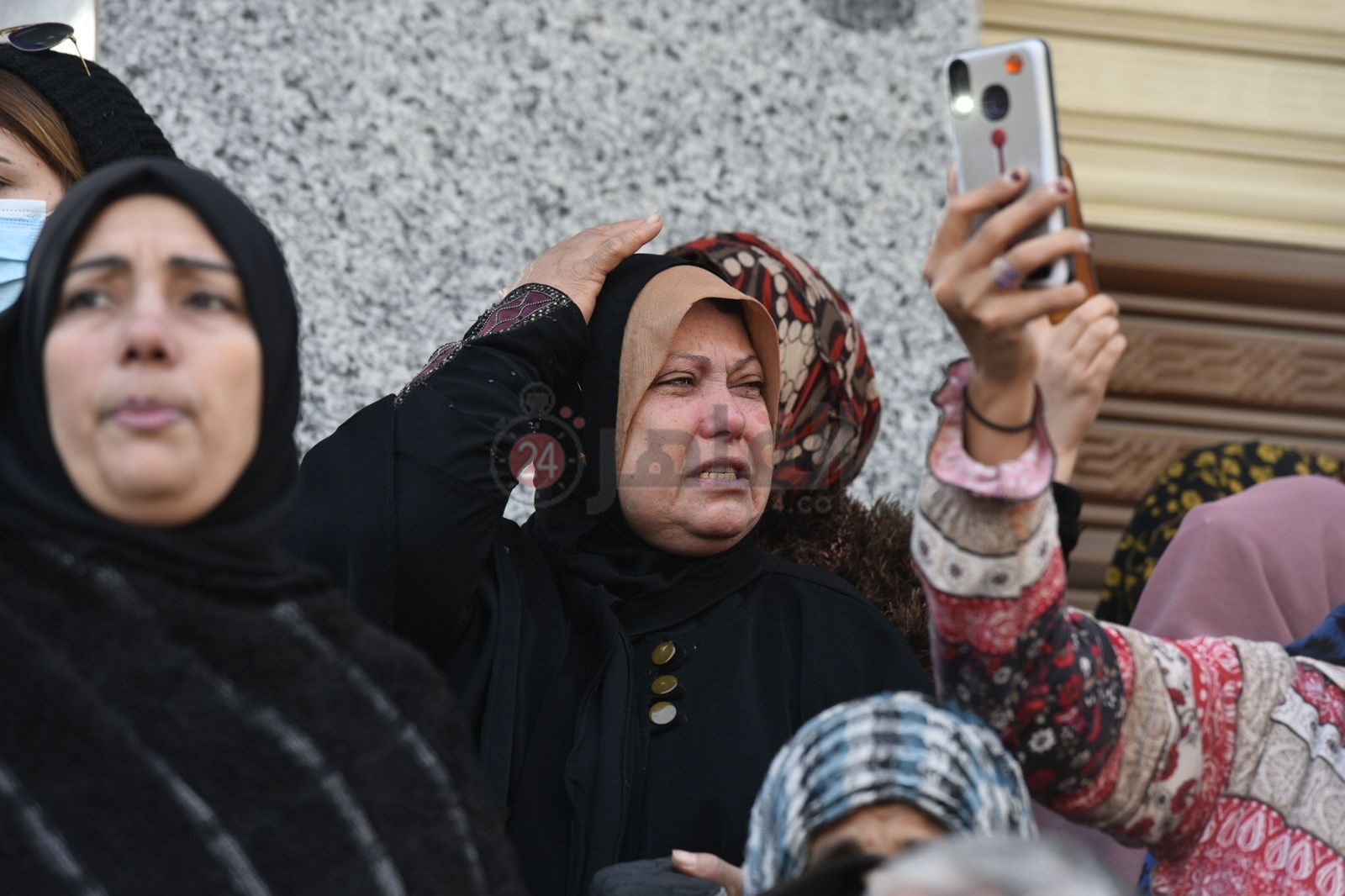 بالدموع أهالي شربين يودعون الإعلامي الراحل وائل الإبراشي 