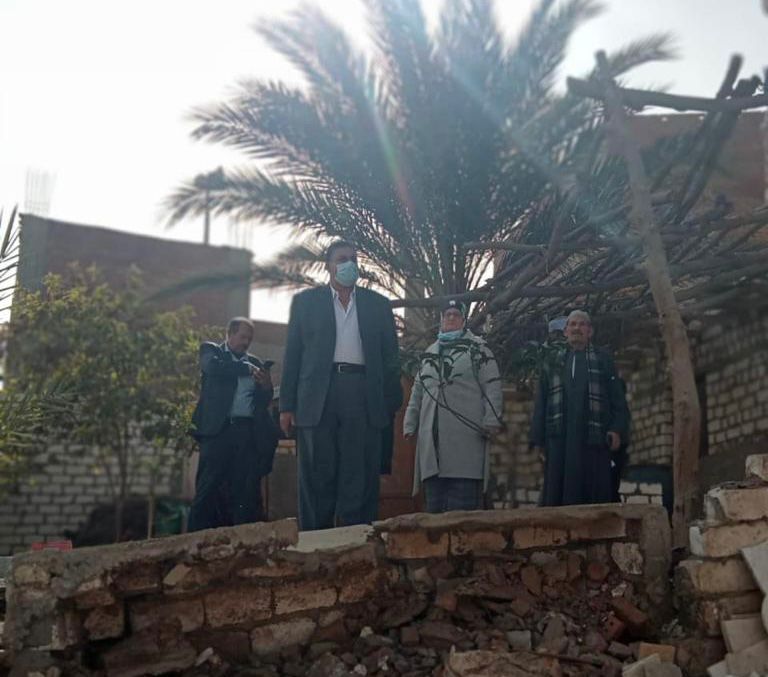 هبوط أرضي بقرية دمشقين