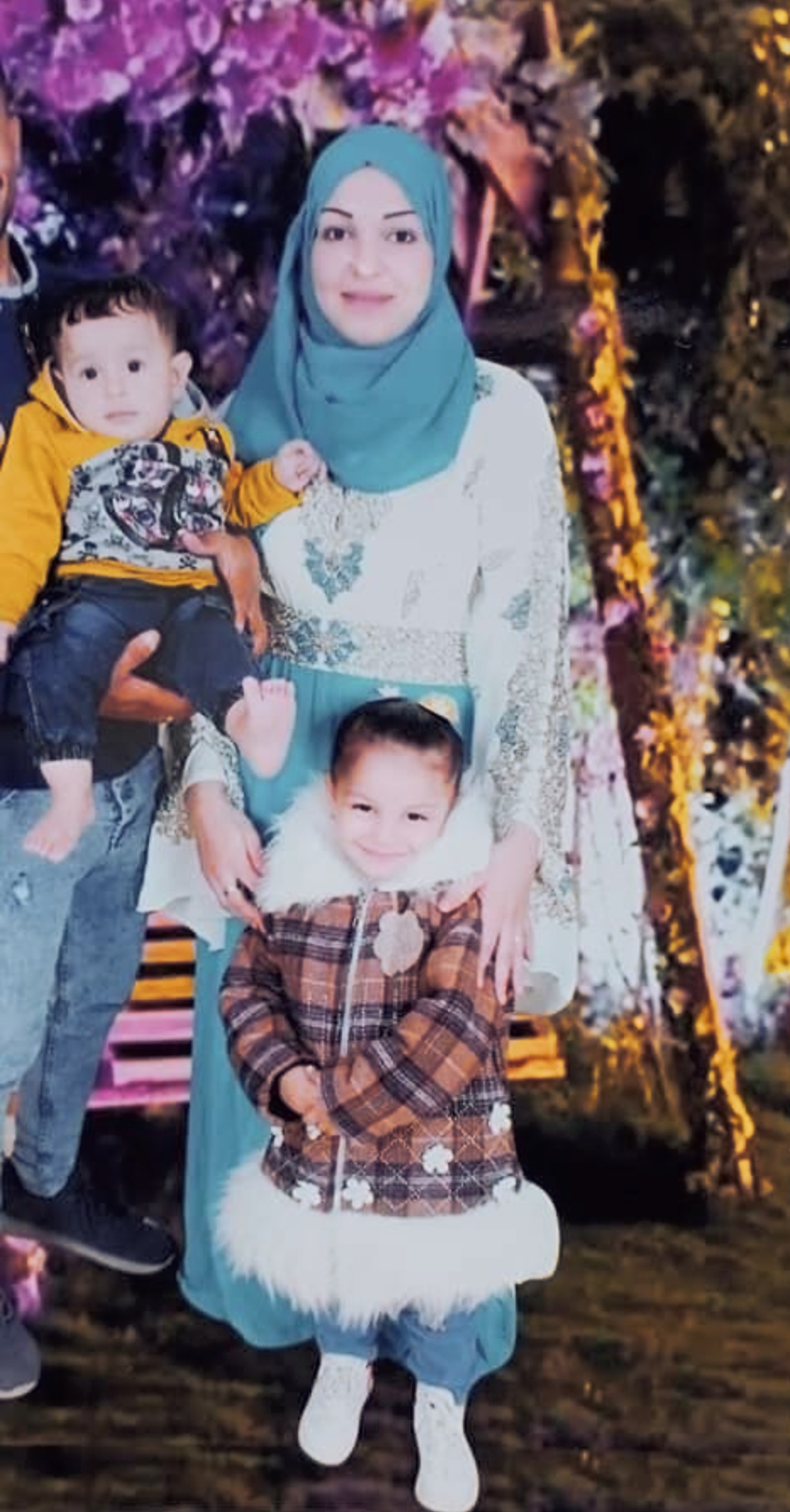 صورة هدير وطفليها