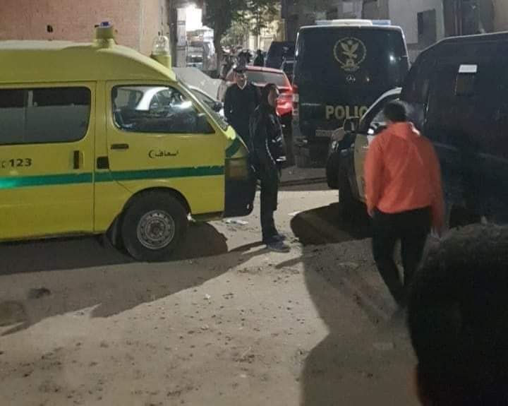 العثور على زوجين مطعونين