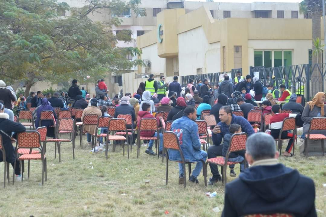 قافلة طبية بالمجان بالعاشر من رمضان 11