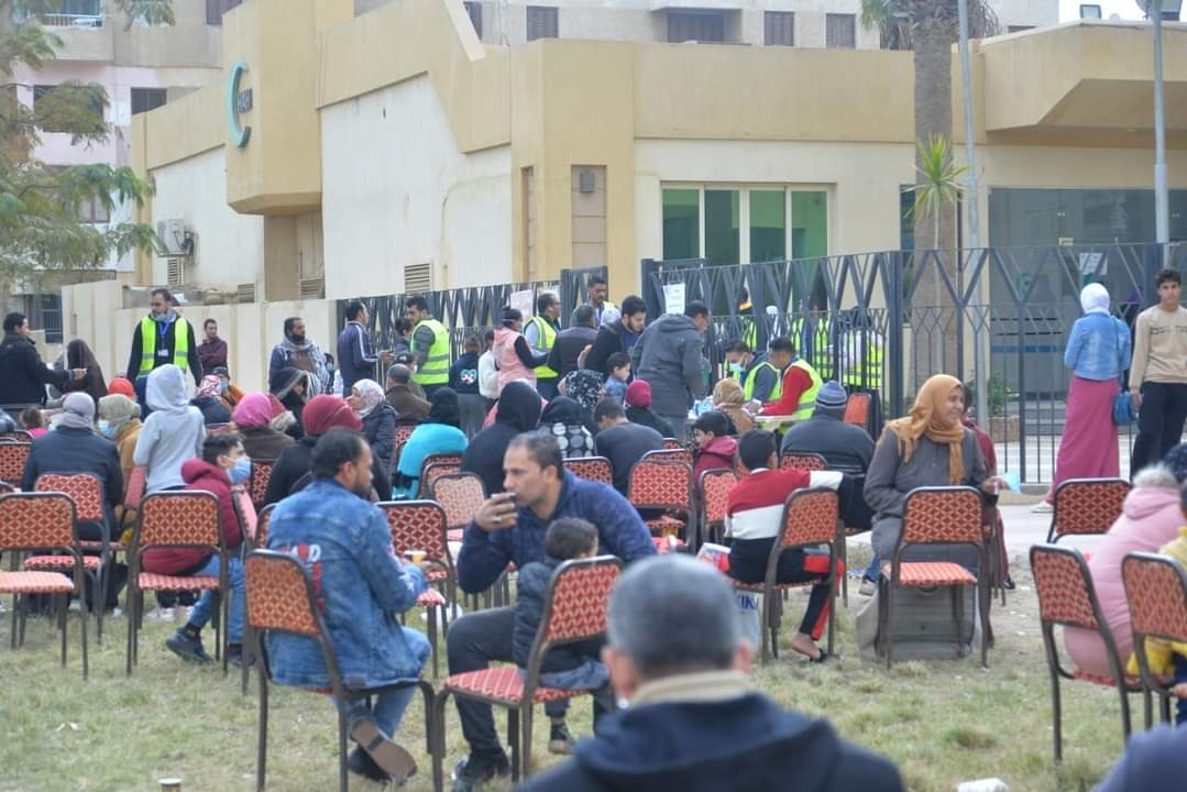 قافلة طبية بالمجان بالعاشر من رمضان 12