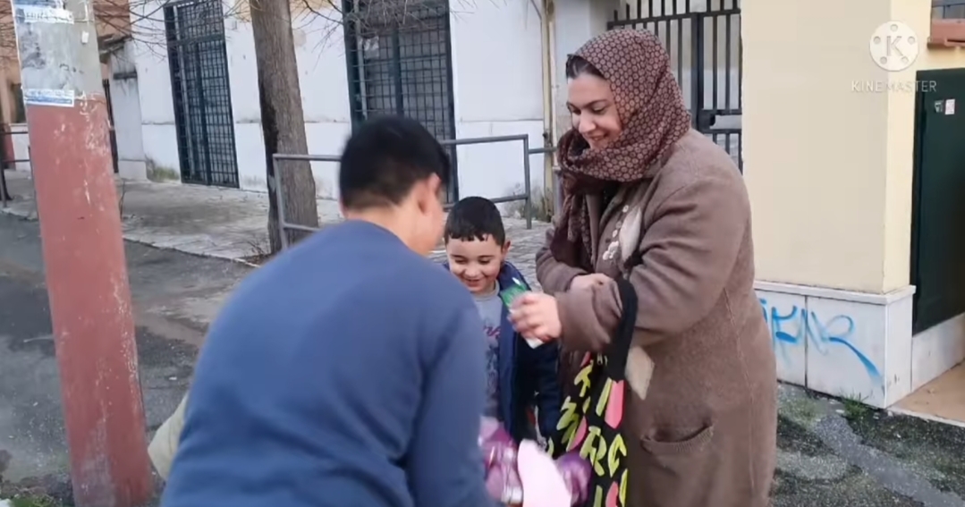 لحظة عودة أمينة الإيطالية لزوجها وأولادهما