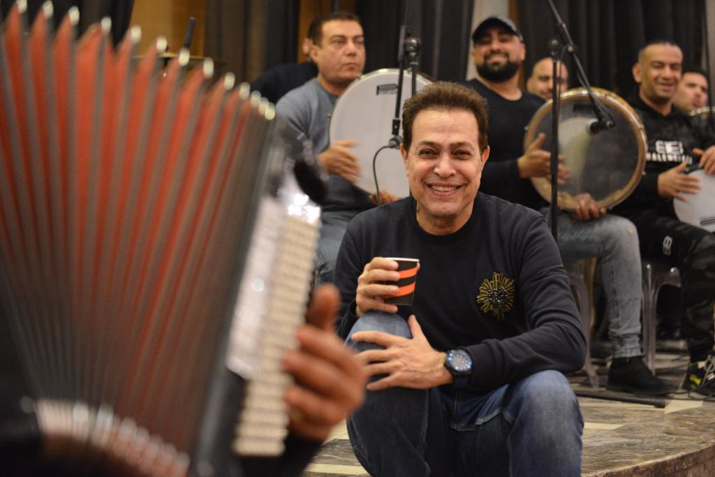 حكيم في بروفات حفله بستاد الهوكي (8)