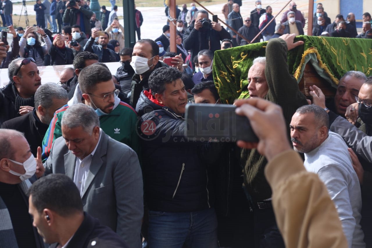 جنازة الكاتب الصحفي ياسر رزق (31)