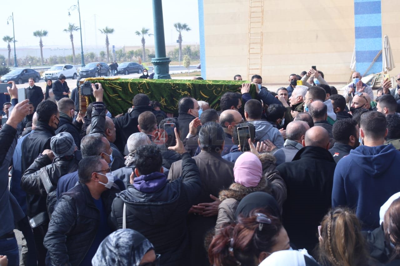 جنازة الكاتب الصحفي ياسر رزق (32)