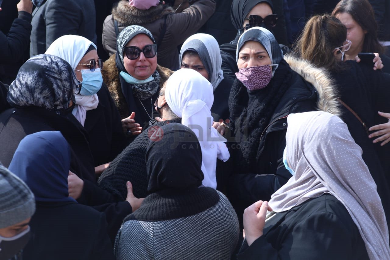 زوجة الكاتب الصحفي ياسر رزق (2)