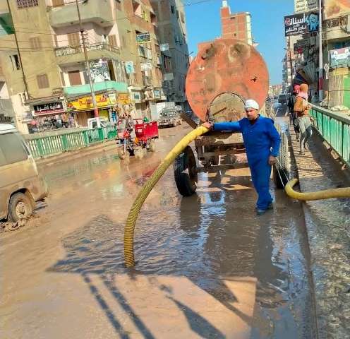 شفط مياه الأمطار المتراكمة في شوارع الشرقية 01