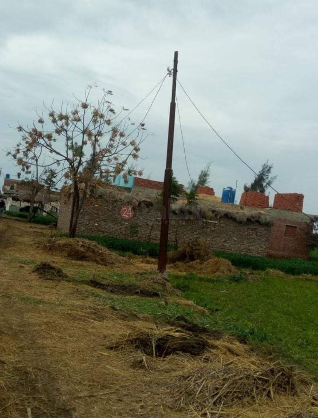 تهالك أعمدة الكهرباء في قرية بحر البقر2