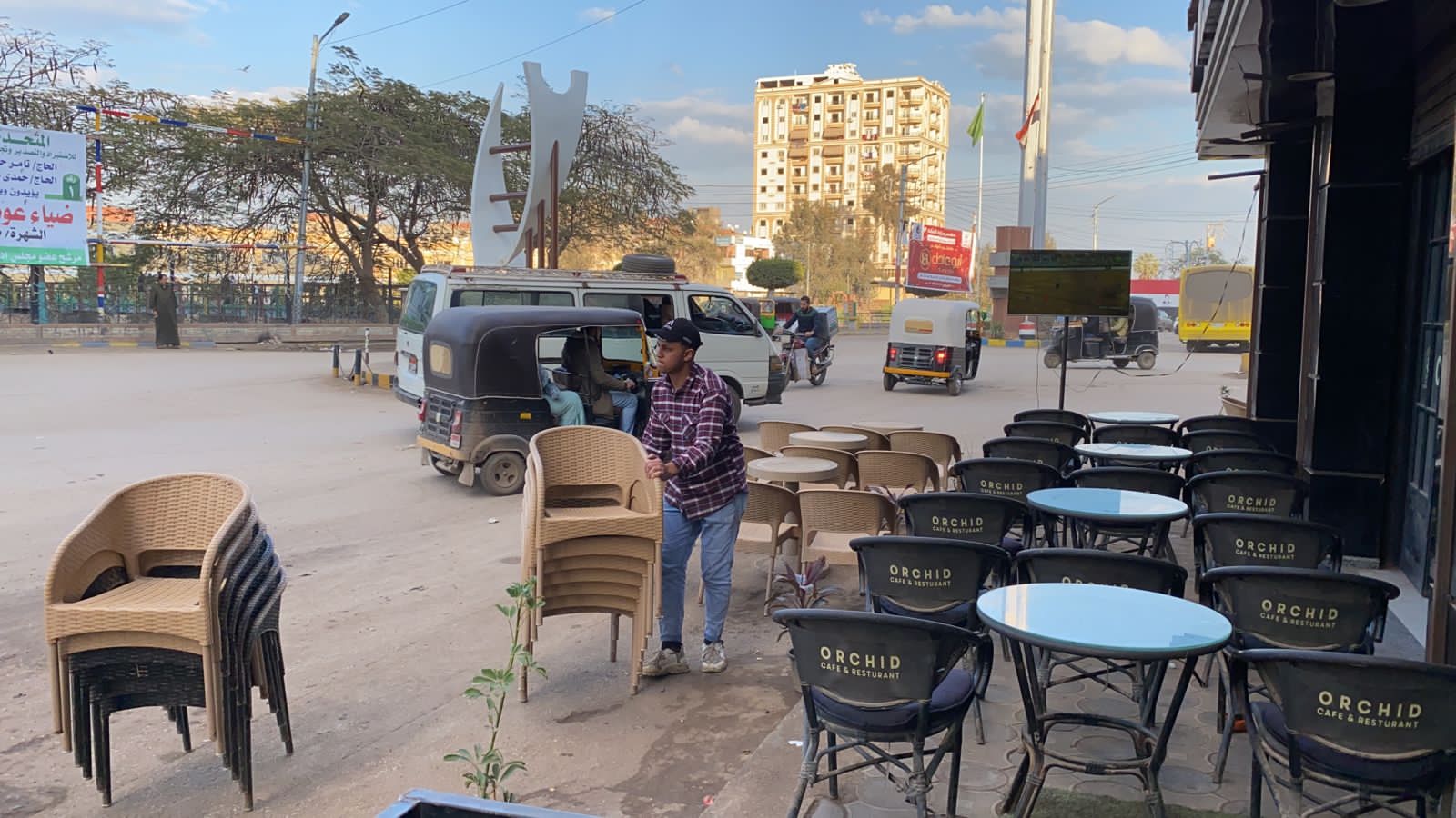 استعدادات المقاهي