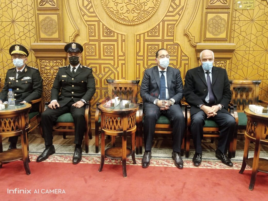 رئيس الوزراء يقدم العزاء في عبد السلام المحجوب 2