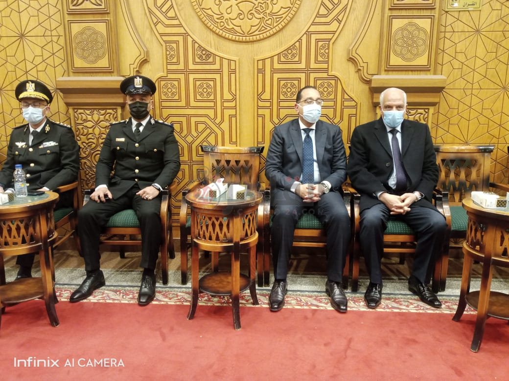 رئيس الوزراء يقدم العزاء في عبد السلام المحجوب 1