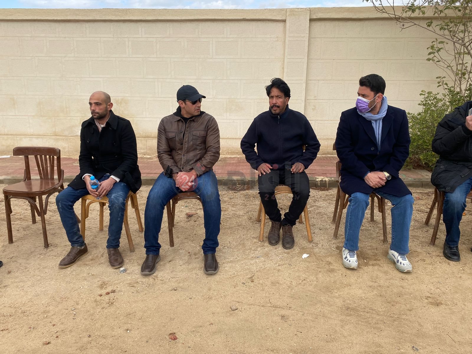 ياسر جلال وأحمد شاكر عبد اللطيف لحظة دفن جلال الشرقاوي