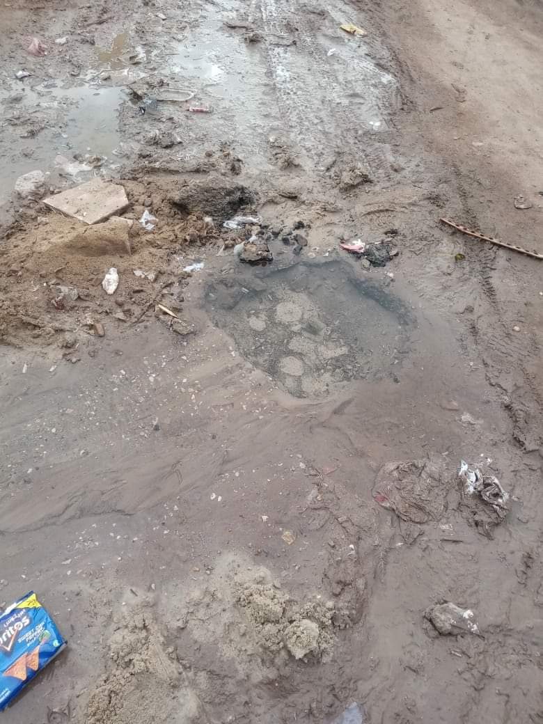 إصلاح انفجار خط مياه الشرب بالشرقية