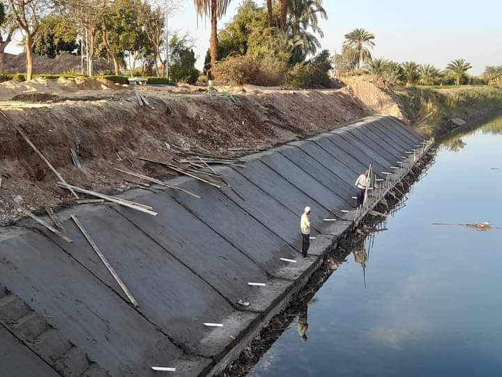 تبطين الترع بالأقصر 4