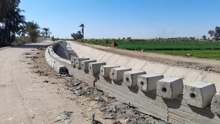 تبطين الترع بالأقصر 2