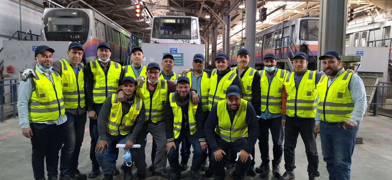 جانب من صور العمال 