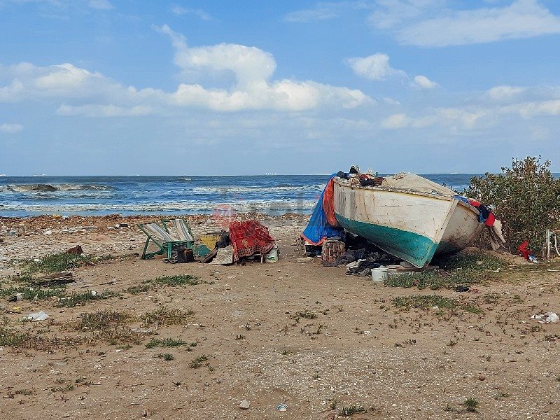 مراكب الصيد علي شاطئ البحر المتوسط 