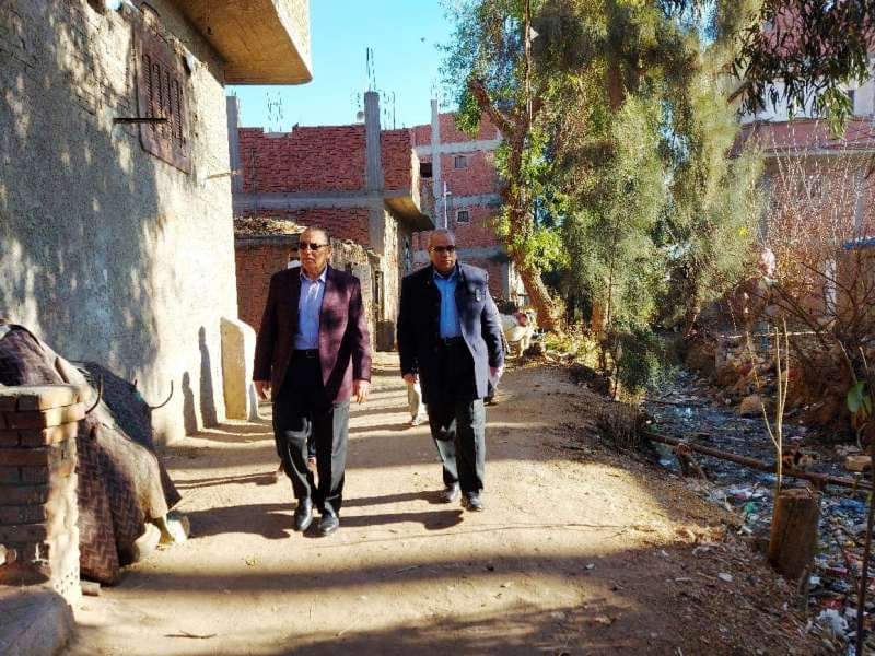 جولة المحافظ في العزبة