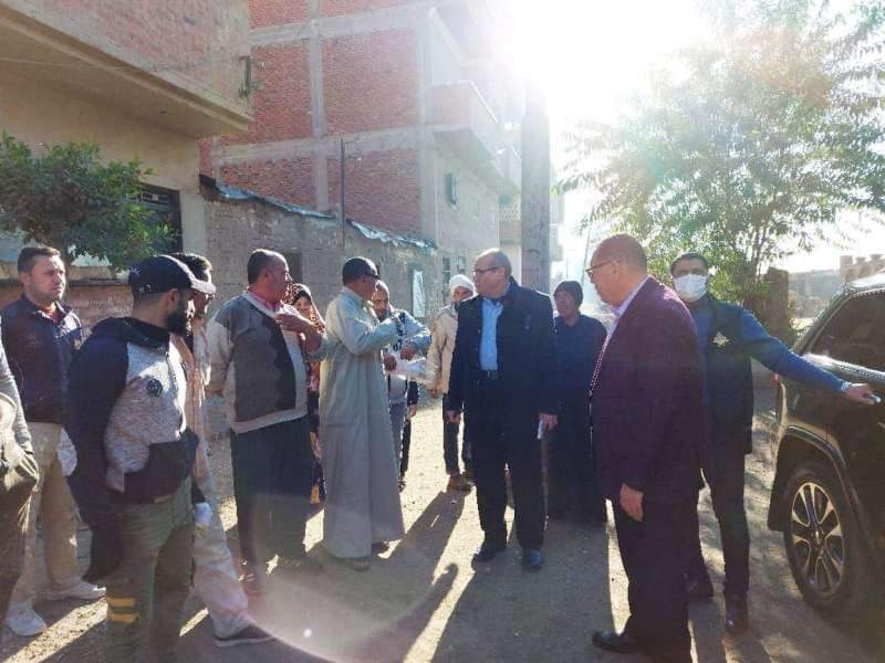 جولة المحافظ في العزبة