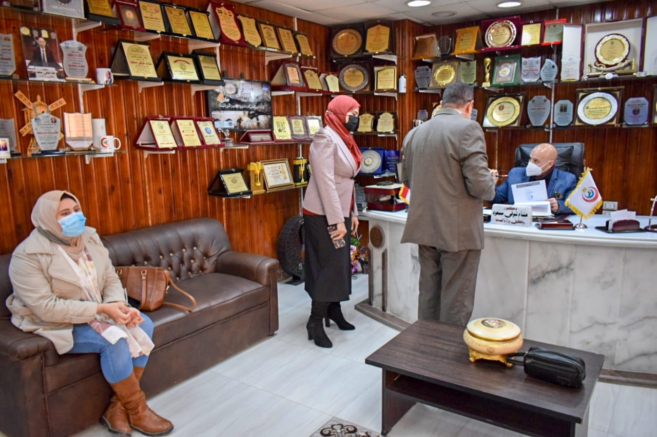 وكيل وزارة الصحة بالشرقية خلال اجتماعه بأجهزة المديرية 04