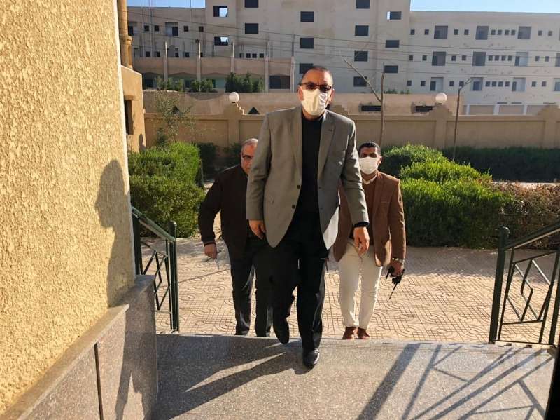 جولة المحافظ في الوحدة الصحية بالسعدية في أبو حماد 02