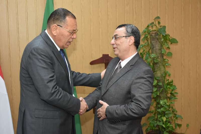 محافظ الشرقية ووكيل أول وزارة التربية والتعليم