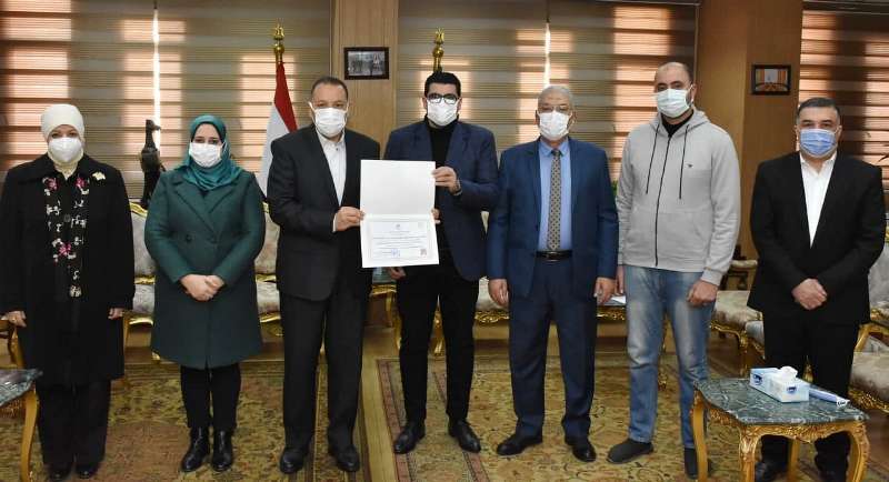 محافظ الشرقية يحتفي باعتماد المركز