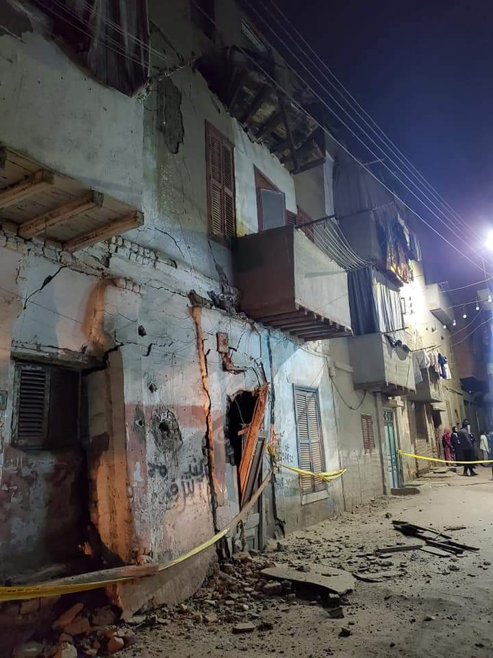 انهيار منزلين بحي غرب أسيوط 