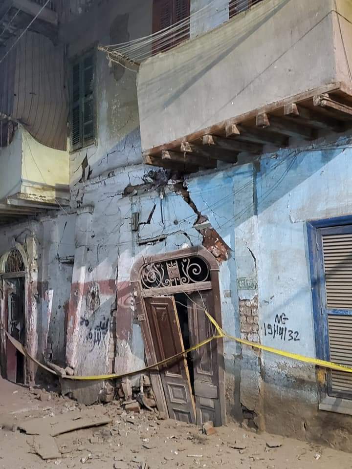 انهيار منزلين بحي غرب أسيوط 