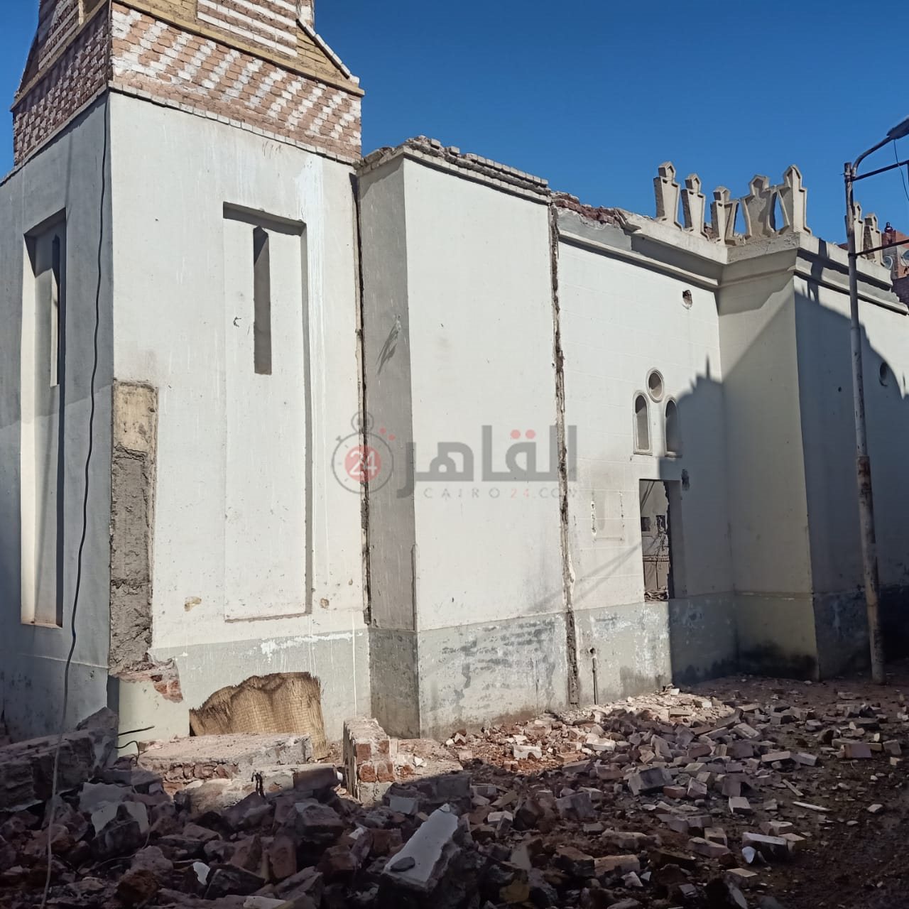 انهيار جزء من مئذنة مسجد بالشرقية 01