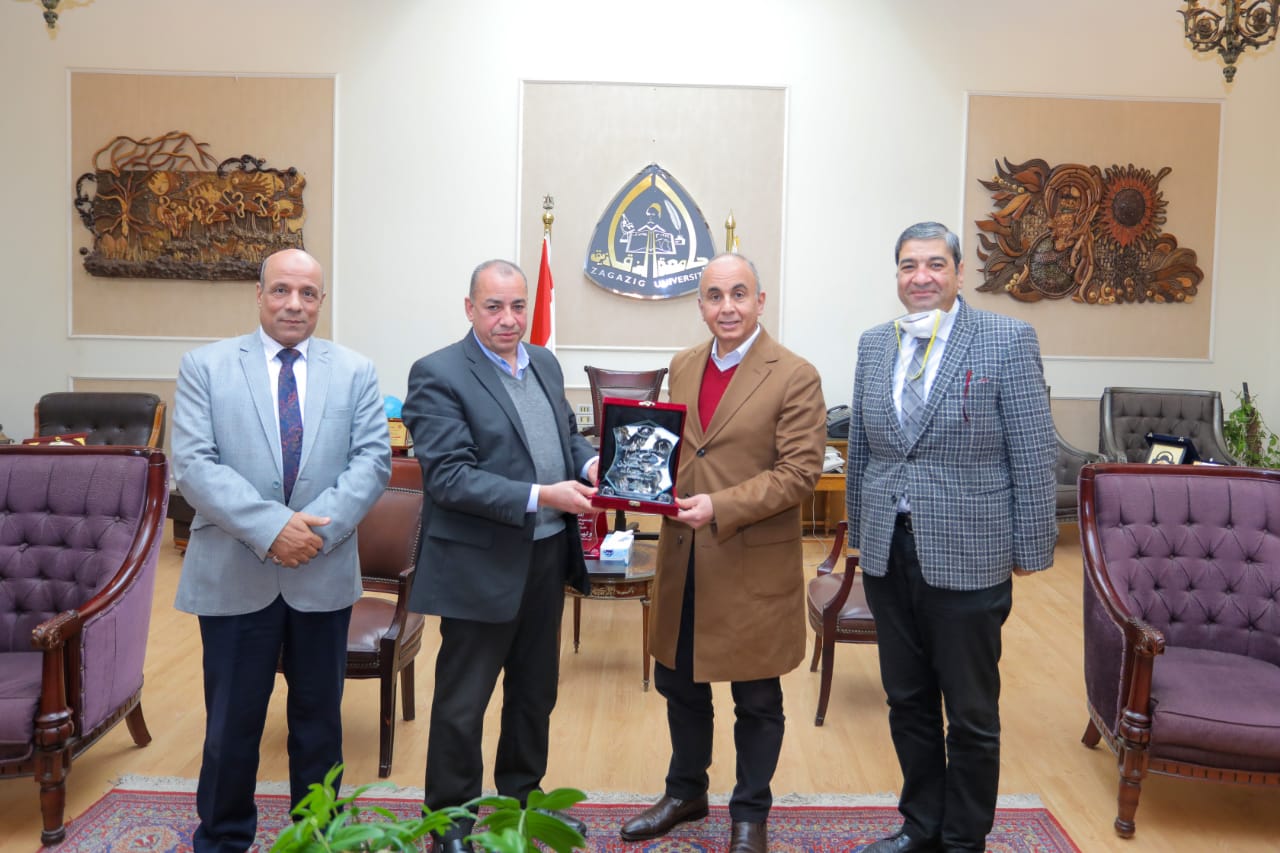 رئيس جامعة الزقازيق