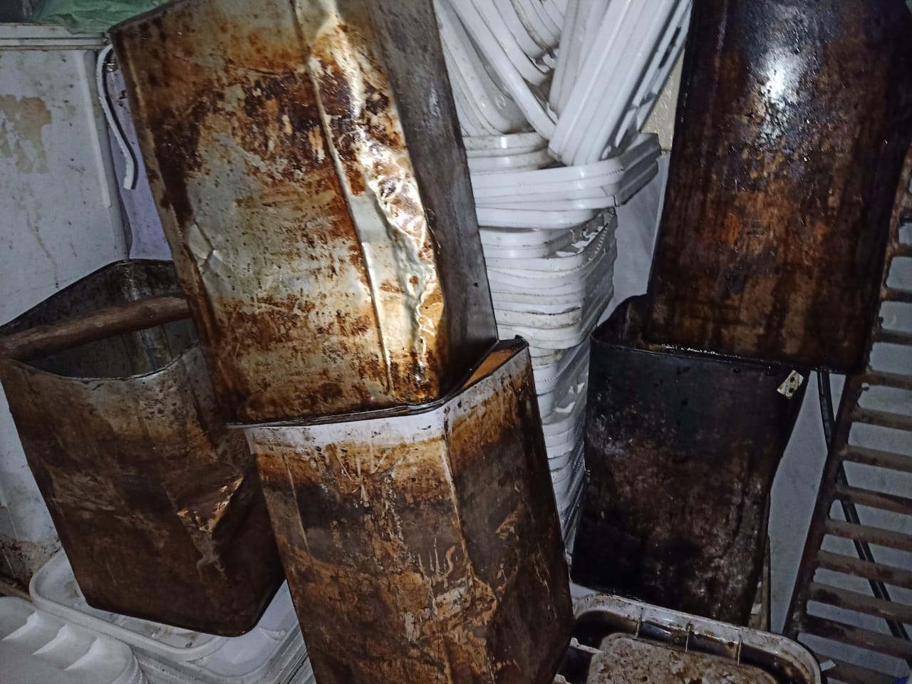 حملة على مصنع أغذية مخالف بالشرقية 2