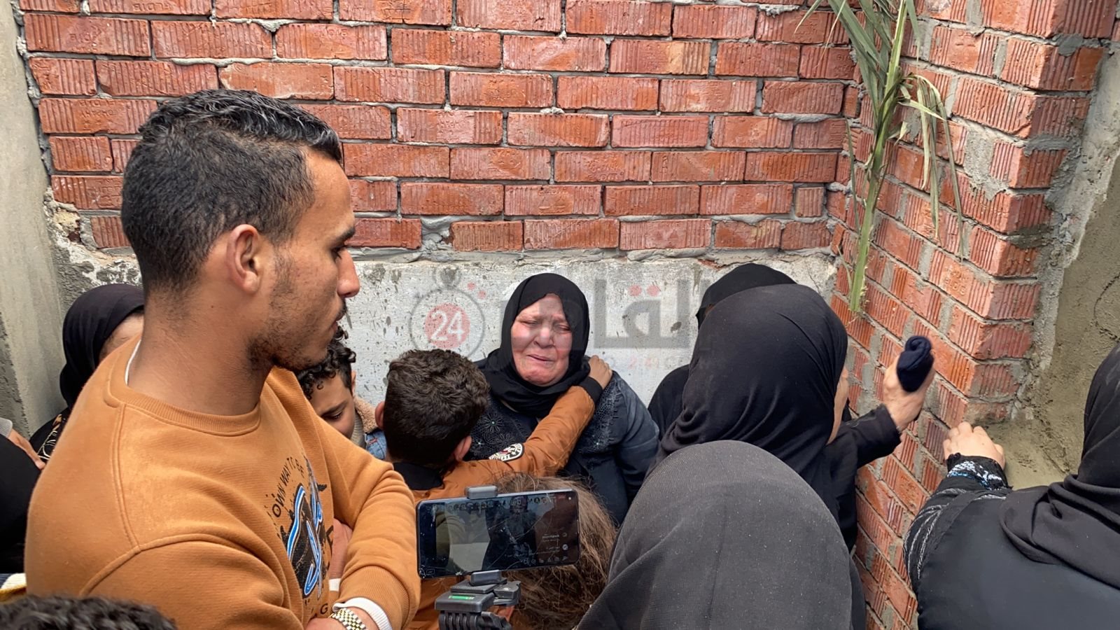 تشييع جثمان ضحية سقوط أسانسير مستشفى بالدقهلية 